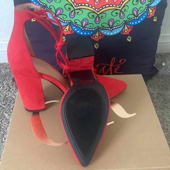 Charlotte russe Bold Red Chunky Heel Sandals - Picture 3 of 3